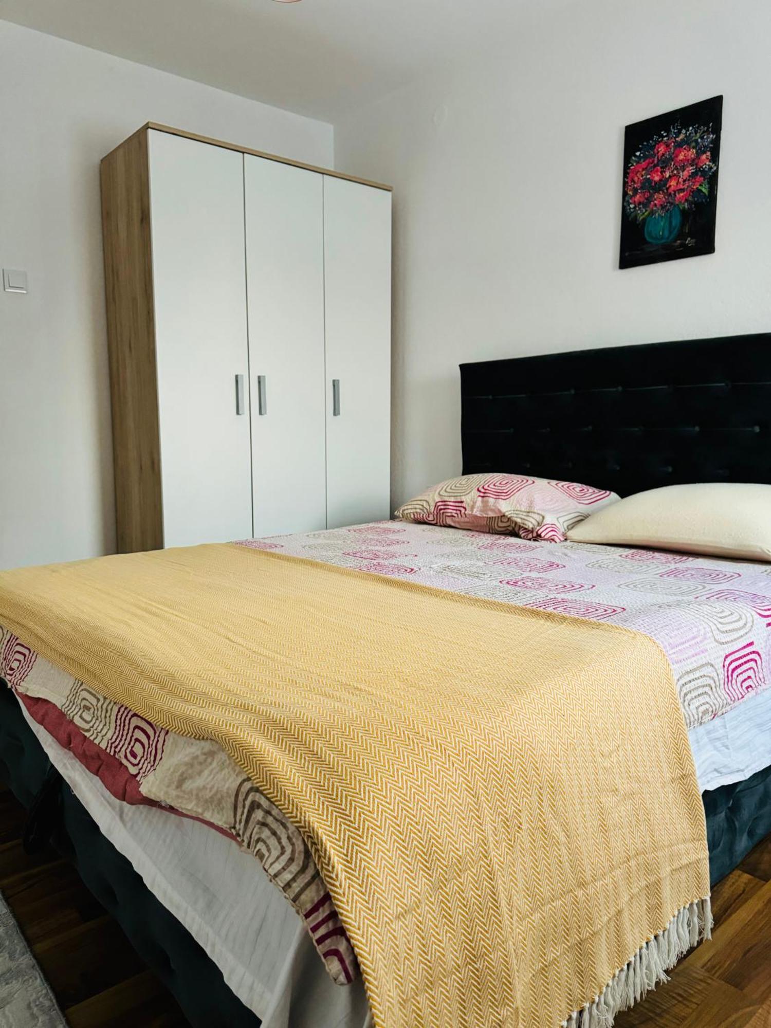 Apartment El&ma - 3 Bedroom Close To Center, Sunnyland With Balcony- Free Parking SJJ