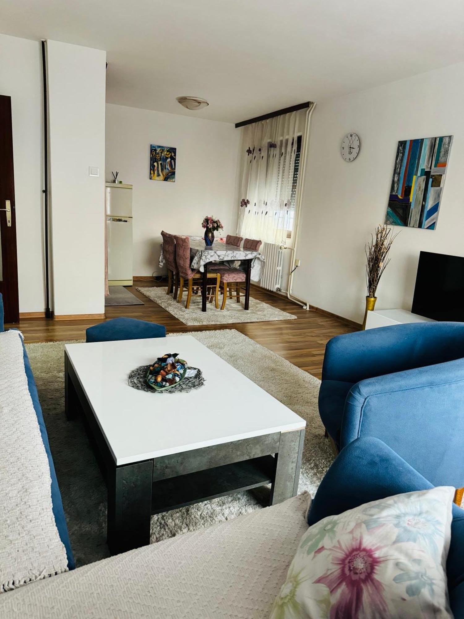 El&ma - 3 Bedroom Close To Center, Sunnyland With Balcony- Free Parking Apartment Sarajevo